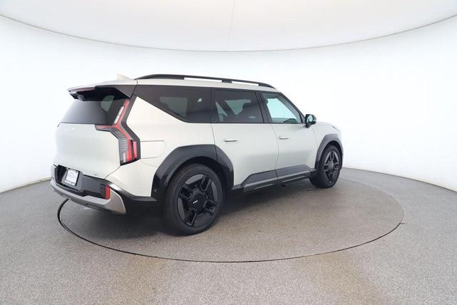 Photo of 2024 Ivory Silver Matte Kia EV9