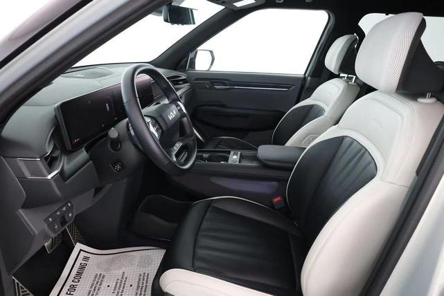 Photo of 2024 Ivory Silver Matte Kia EV9