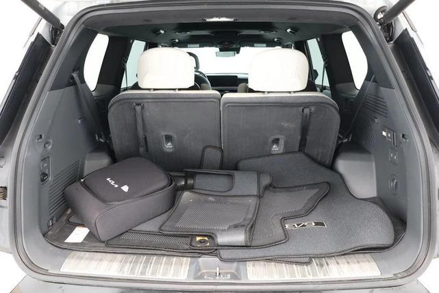 Photo of 2024 Ivory Silver Matte Kia EV9