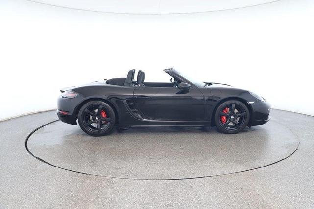 Photo of 2017 Black Porsche 718 Boxster