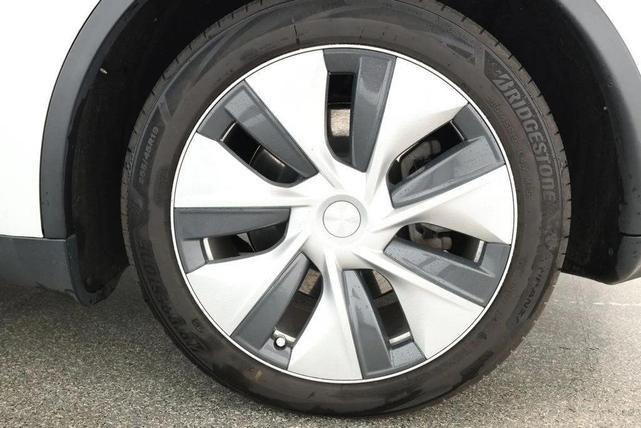 Photo of 2021 Pearl White Multi-Coat Tesla Model Y