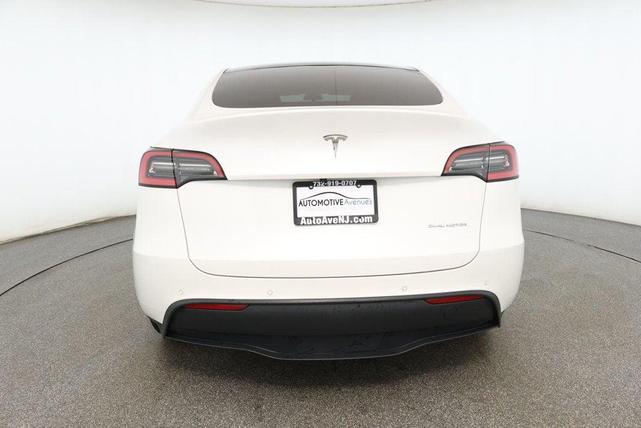 Photo of 2021 Pearl White Multi-Coat Tesla Model Y