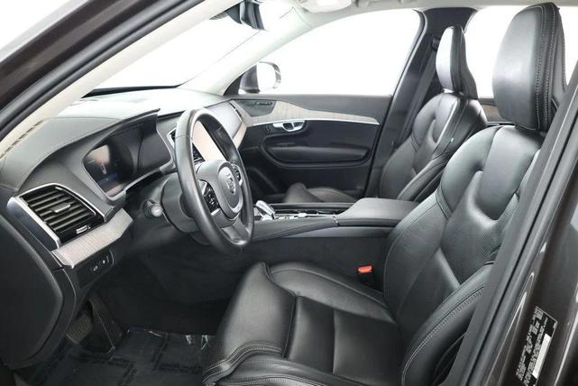 Photo of 2023 Platinum Grey Metallic Volvo XC90 Recharge Plug-In Hybrid