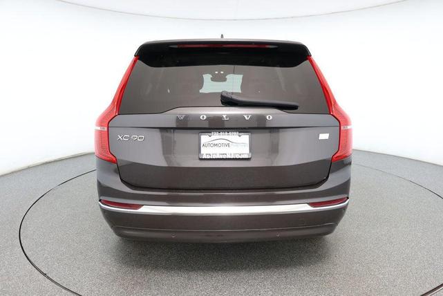 Photo of 2023 Platinum Grey Metallic Volvo XC90 Recharge Plug-In Hybrid