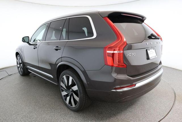 Photo of 2023 Platinum Grey Metallic Volvo XC90 Recharge Plug-In Hybrid