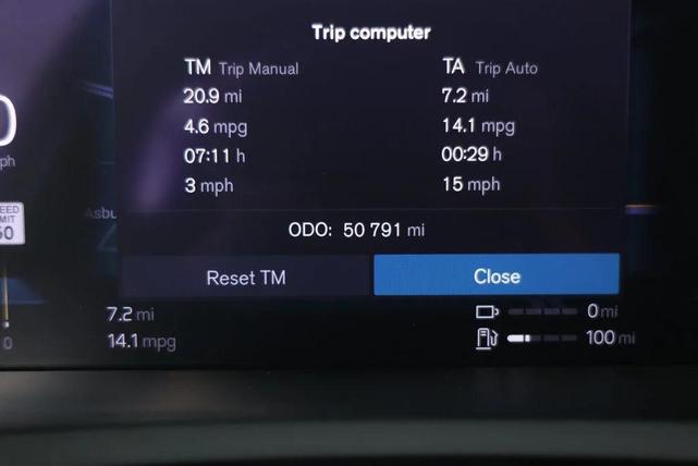 Photo of 2023 Platinum Grey Metallic Volvo XC90 Recharge Plug-In Hybrid