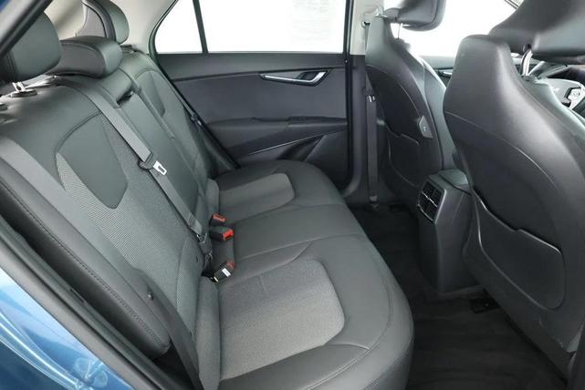 Photo of 2024 Mineral Blue Kia Niro EV