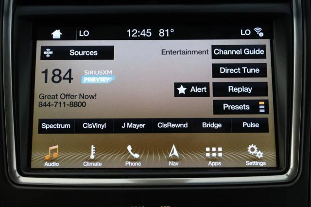 Photo of 2016 White Platinum Tri-Coat Lincoln MKX