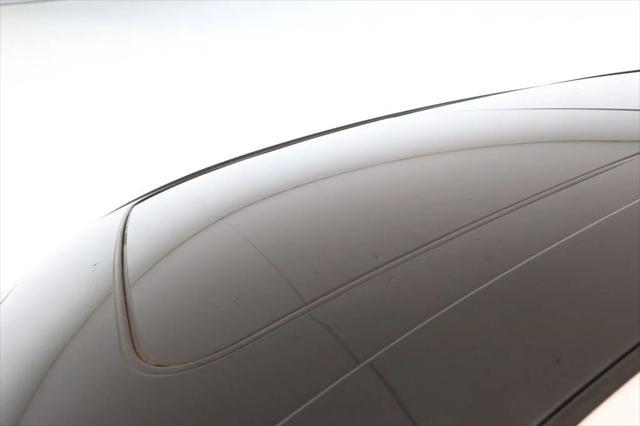 Photo of 2016 White Platinum Tri-Coat Lincoln MKX