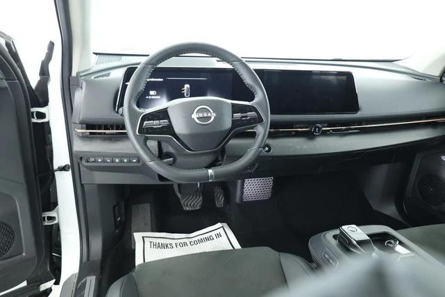 Photo of 2024 Everest White Pearl Tricoat Nissan ARIYA