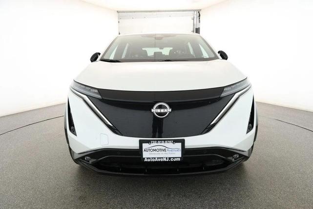 Photo of 2024 Everest White Pearl Tricoat Nissan ARIYA
