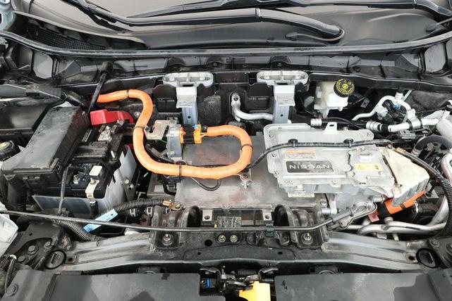 Photo of 2024 Everest White Pearl Tricoat Nissan ARIYA