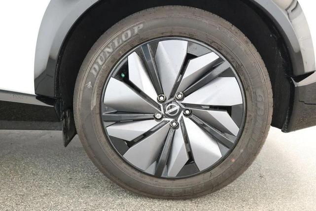 Photo of 2024 Everest White Pearl Tricoat Nissan ARIYA
