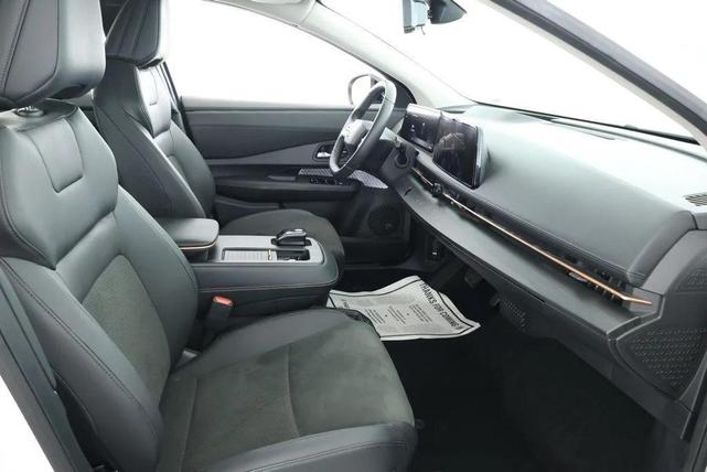 Photo of 2024 Everest White Pearl Tricoat Nissan ARIYA