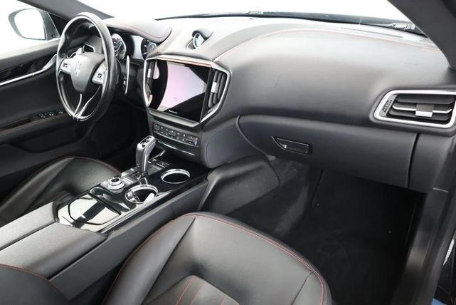 Photo of 2022 Nero Ribelle Metallic Maserati Ghibli