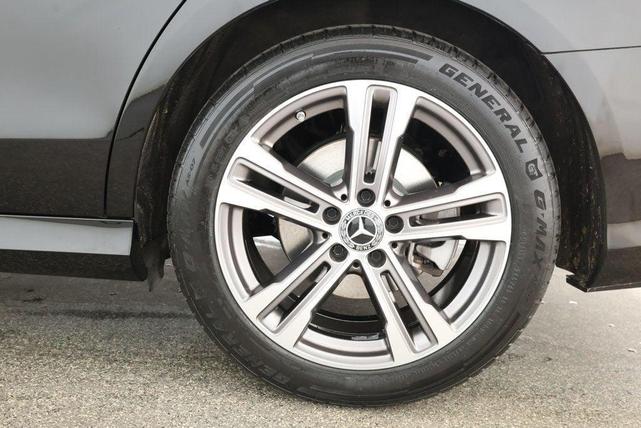 Photo of 2022 Black Mercedes-Benz E-Class