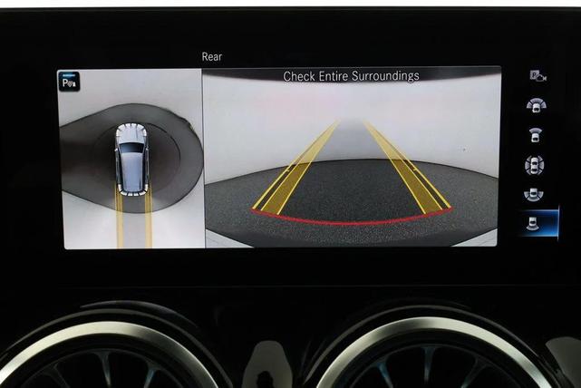 Photo of 2023 Polar White Mercedes-Benz EQB 350