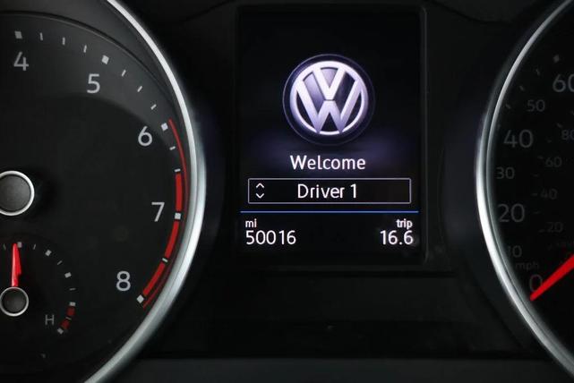 Photo of 2020 Deep Black Pearl Volkswagen Tiguan