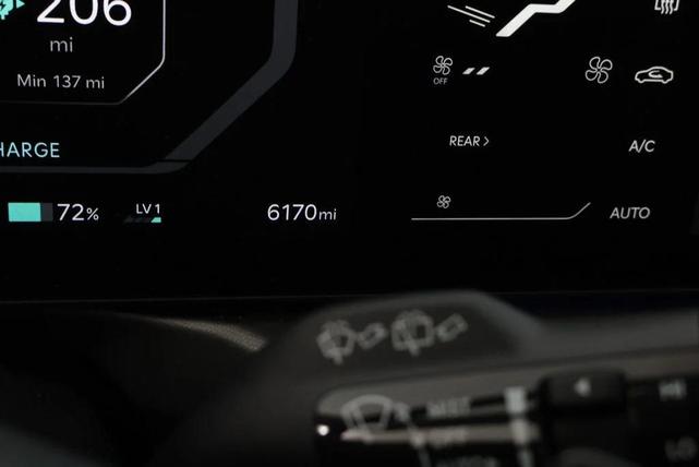 Photo of 2024 Ocean Blue Kia EV9