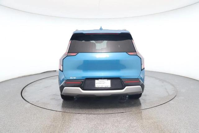 Photo of 2024 Ocean Blue Kia EV9