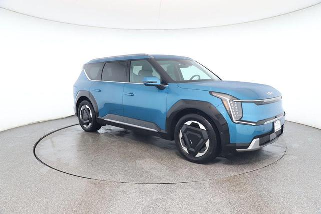 Photo of 2024 Ocean Blue Kia EV9