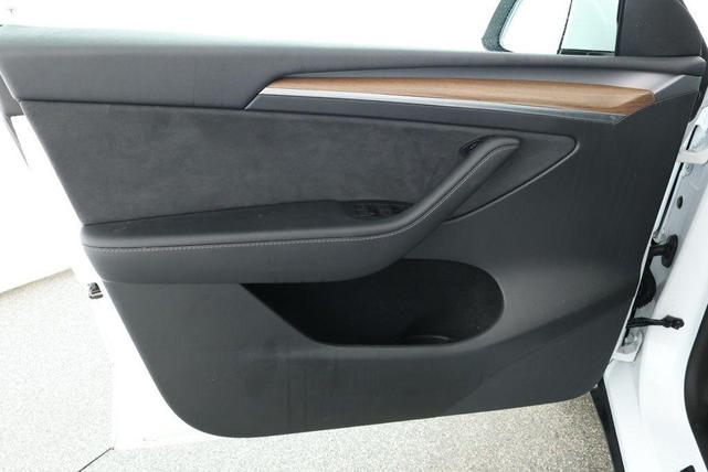Photo of 2022 Pearl White Multi-Coat Tesla Model Y