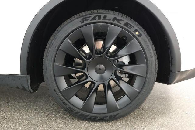 Photo of 2022 Pearl White Multi-Coat Tesla Model Y