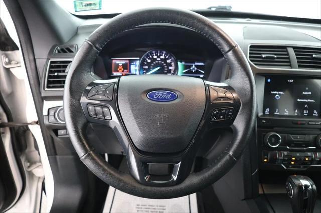 Photo of 2018 White Platinum Metallic Tri-Coat Ford Explorer