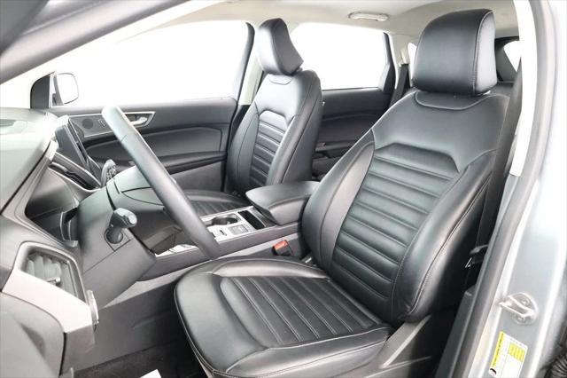 Photo of 2023 Iconic Silver Metallic Ford Edge