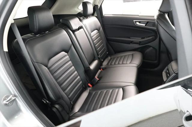 Photo of 2023 Iconic Silver Metallic Ford Edge