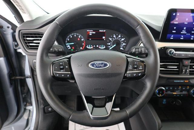 Photo of 2022 Iced Blue Silver Metallic Ford Escape