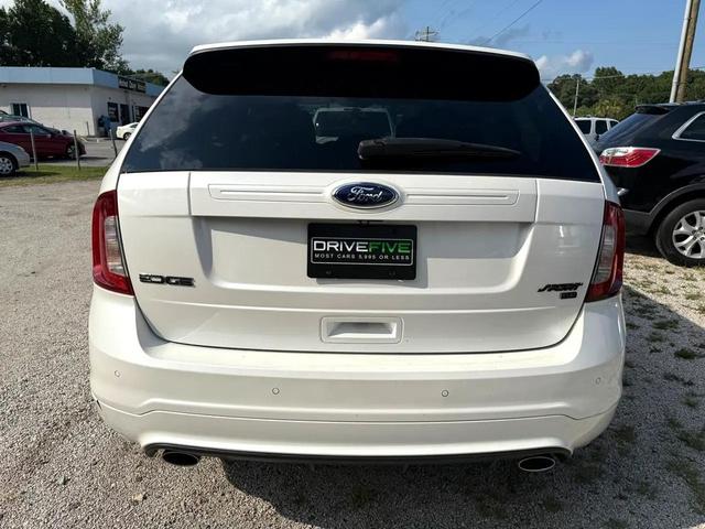 Photo of 2014 White Platinum Metallic Tri-Coat Ford Edge