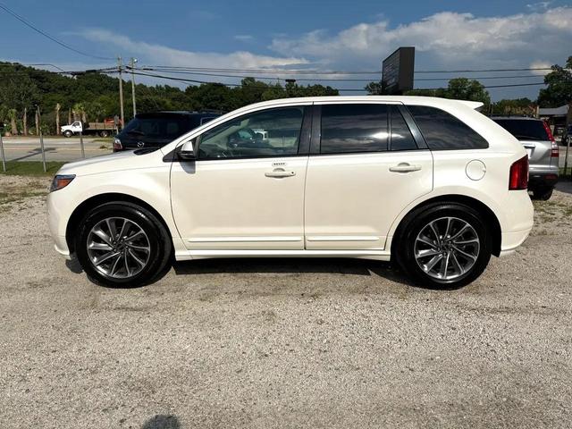 Photo of 2014 White Platinum Metallic Tri-Coat Ford Edge