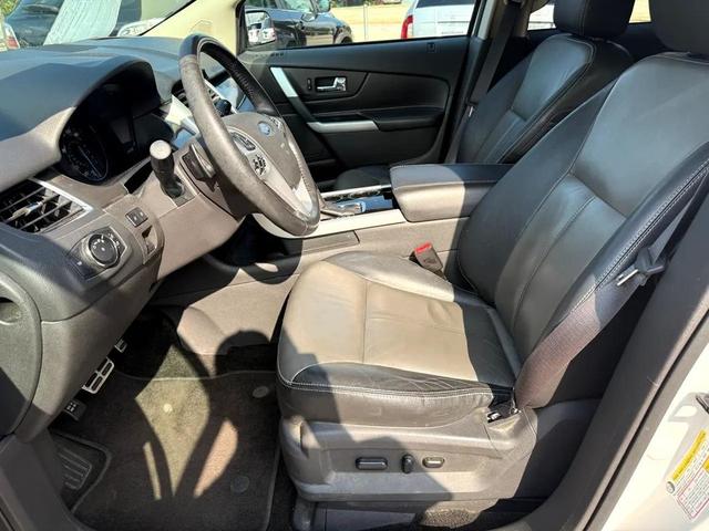 Photo of 2014 White Platinum Metallic Tri-Coat Ford Edge