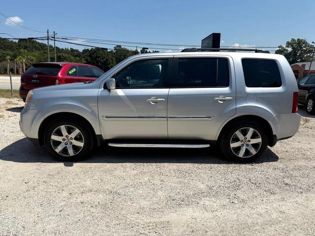 Photo of 2014 Alabaster Silver Metallic Honda Pilot