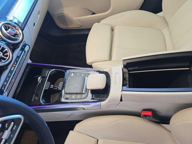 Photo of 2021  Mercedes-Benz GLB 250