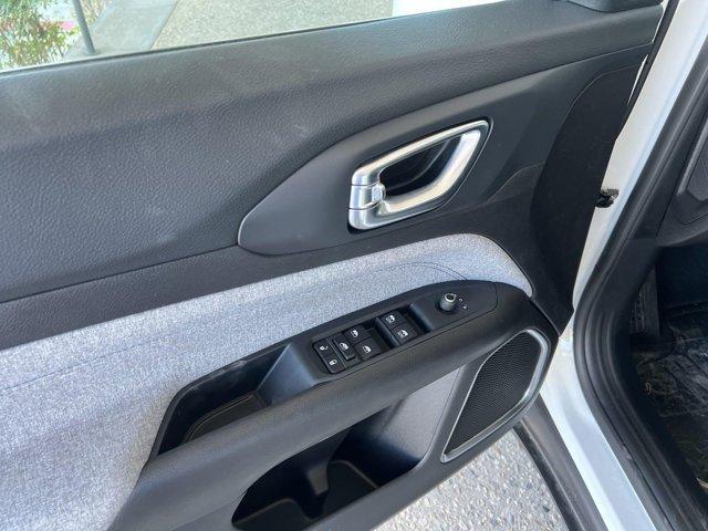 Photo of 2025 Bright White Clearcoat Jeep Compass