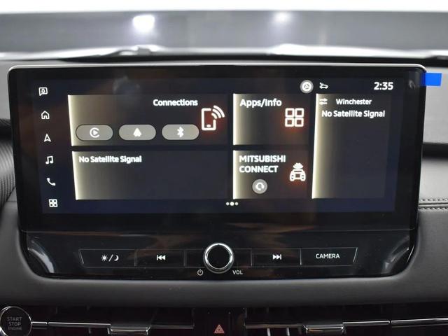Photo of 2025 White Diamond Mitsubishi Outlander