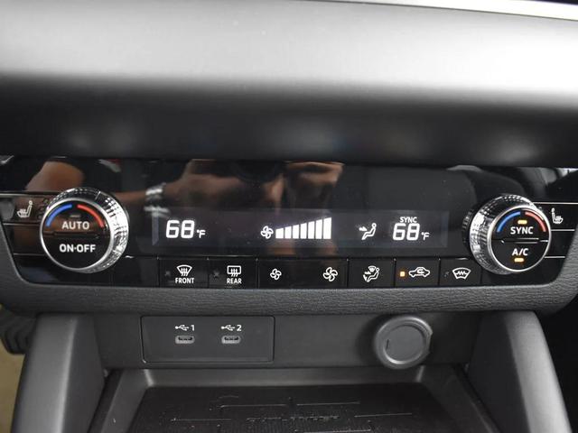 Photo of 2025 White Diamond Mitsubishi Outlander