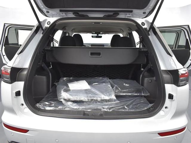 Photo of 2025 White Diamond Mitsubishi Outlander