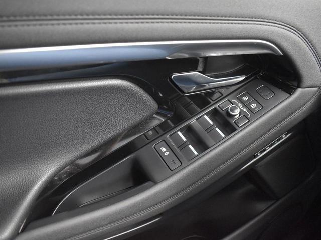 Photo of 2022 Santorini Black Metallic Land Rover Range Rover Evoque