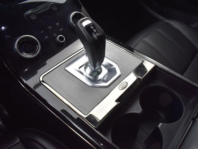 Photo of 2022 Santorini Black Metallic Land Rover Range Rover Evoque