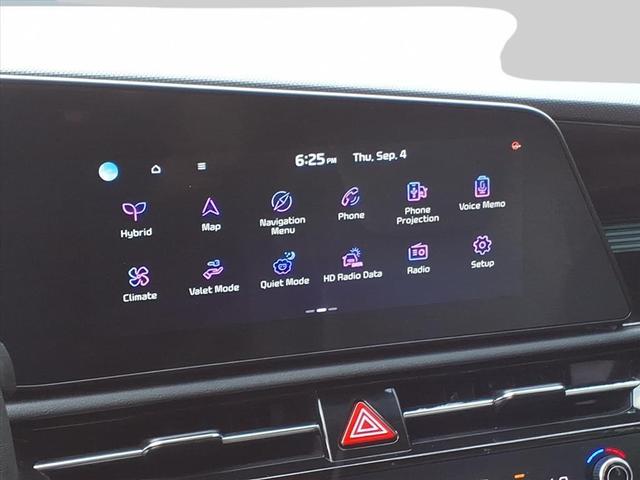 Photo of 2023 Runway Red Kia Niro