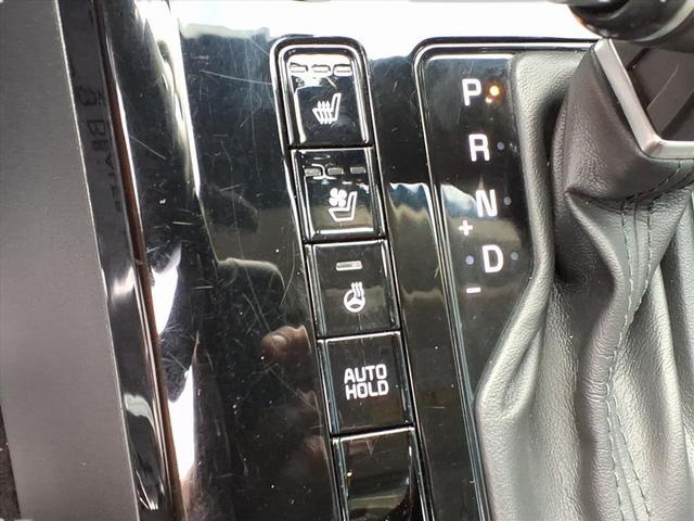 Photo of 2023 Runway Red Kia Niro