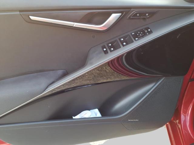 Photo of 2023 Runway Red Kia Niro