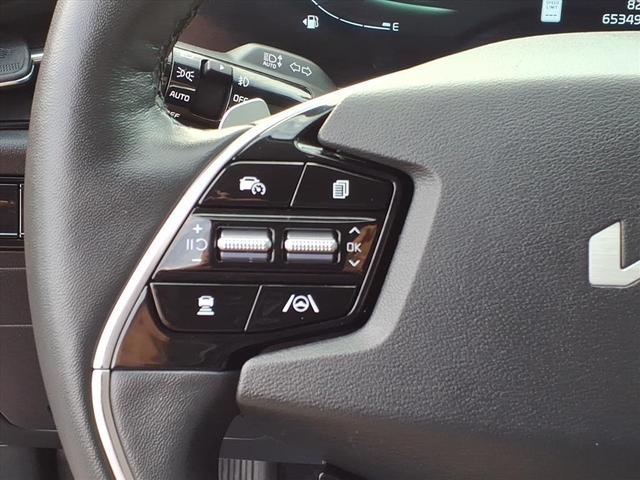 Photo of 2023 Runway Red Kia Niro