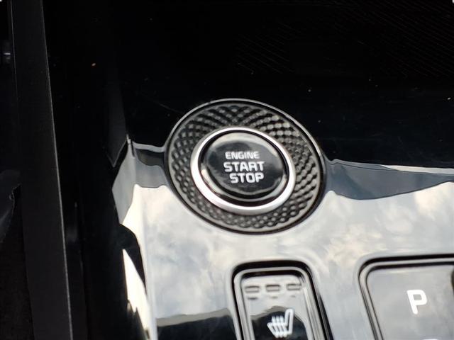 Photo of 2023 Runway Red Kia Niro