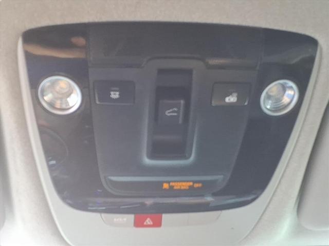 Photo of 2023 Runway Red Kia Niro