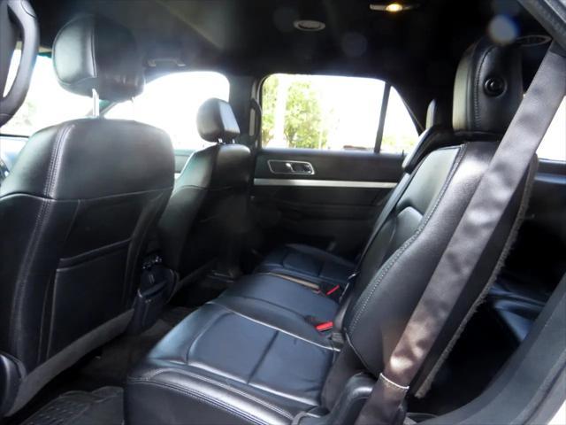 Photo of 2016 Silver Ford Explorer