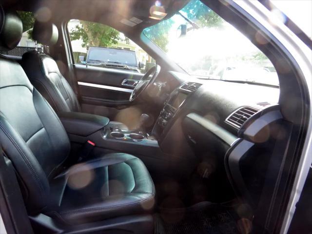 Photo of 2016 Silver Ford Explorer